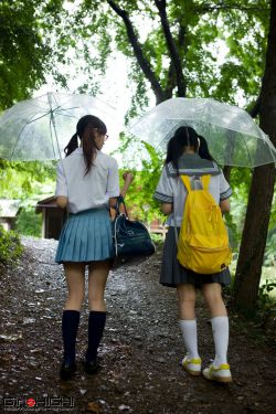 墨雨云间